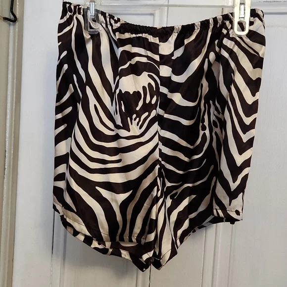 Zebra Shorts P.J.'s - Picture 3 of 4